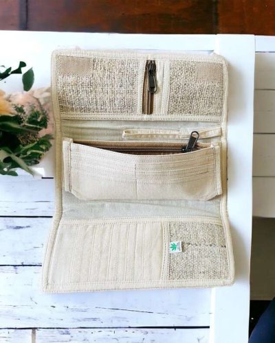 Embroidered ladies purse inner view
