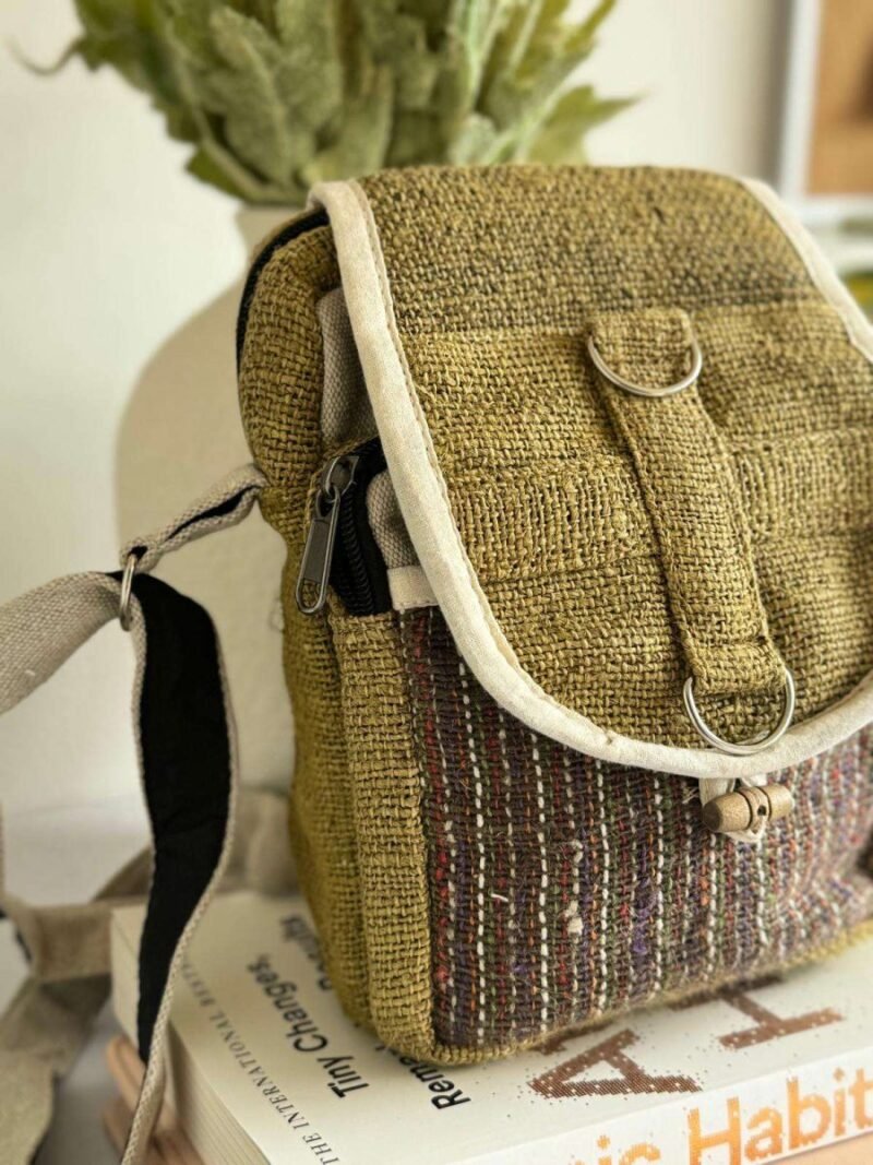 green ecochic explorer hemp side bag