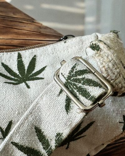 buckle of leaf print hemp bum bag