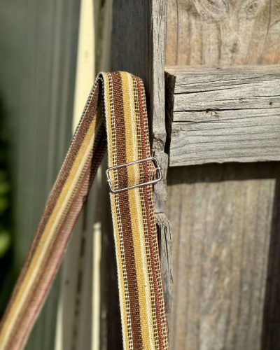 adjustable strap of sunrise round side bag