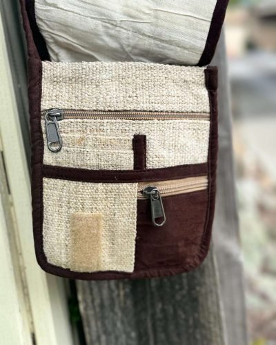 beige and brown flap side bag