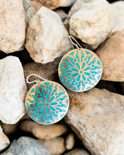rounded patterned blue earring