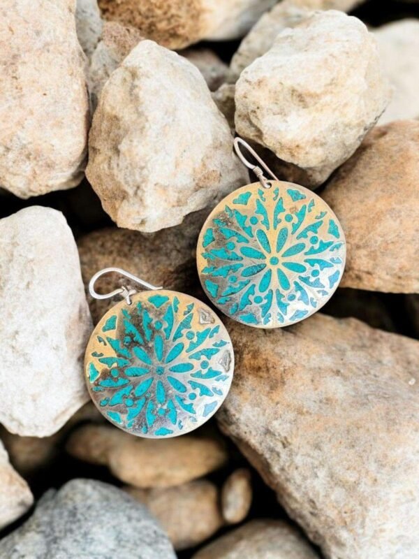 rounded patterned blue earring