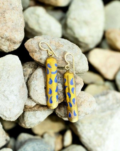 cylindrical yellow and blue print