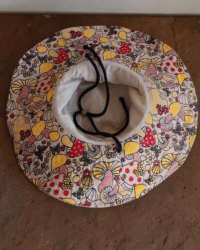 extra-wide-mushroom-hat-inner
